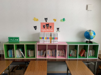 本も色々そろえております。