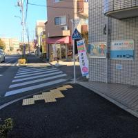 教室前は、歩道が広くて安全です。