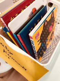 小さい子に人気の本を聞いて回ってます。楽しく仲良く本好きさんを育てたいですね。