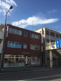 陸橋近くの建物です。