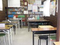 入口を開けると教室スペースがあります！