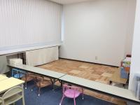 床は杉の無垢材。木の香りに癒されます。