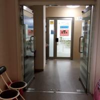 突き当たりがお教室。ベビーカーのままお入りいただけます。