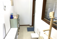 待合スペースあり。本を読んでお迎えを待つことが出来ます!