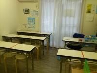 明るくきれいな教室です