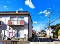 「南林間小学校東側」の交差点からすぐのところにあります。