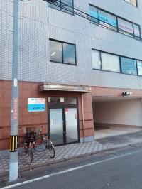 階段で3階までお越しください。