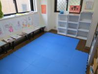 一面にソフトマットを敷いたお部屋です。