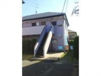 中和田小学校のすぐ裏の教室です。<br />
看板が目印です。