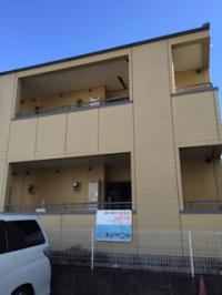 羽沢団地前のバス停からすぐです。