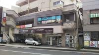 金沢文庫郵便局の向かいに教室があります。<br />
