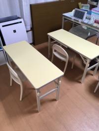 小さなお子様向けの机や椅子もございます。