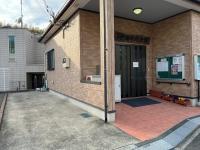 下野庭内会館を会場としてお借りしています！<br />
玄関口が広くベビーカーもOKです。