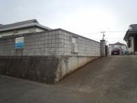 通り沿いの看板を目印にお越しください