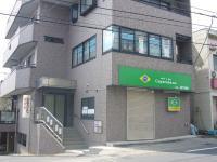 風車公園前の建物の2階に教室があります。