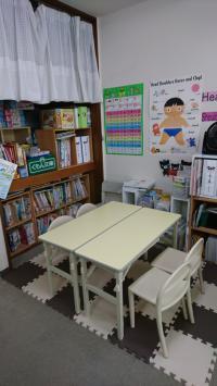 小さいお子さま用のスペースは抗菌プレイマットをひいております