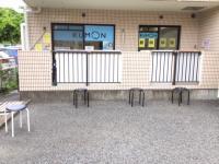 広いベビーカーや自転車置き場があります。土曜日は駐車も可能です（連絡して下さい）