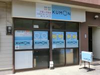 教室正面。自転車の駐輪や、お迎えの車を横づけできます。