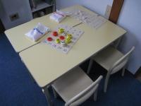 座ることのできるお子様には幼児席をご用意しています。