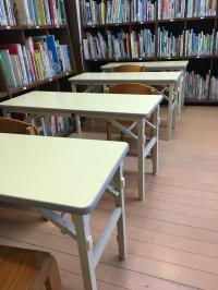 幼児さん、低学年のお子さん用の机といすで、安全に学習できます。<br />
