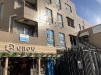 茅ヶ崎駅から徒歩５分、雄三通り沿いの「クリエイト」さんのななめ前のビル2階です