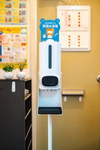 入室時消毒・検温、空気清浄機設置、ペーパータオル使用等、感染防止に努めています。