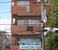 教室は2階です。