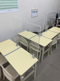 3歳以上のお子さまは幼児専用席で学習しています。