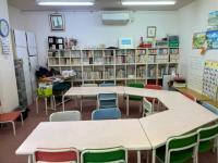 カーペットのお部屋で、小さなお子様も椅子に座っていられるようになってきています。
