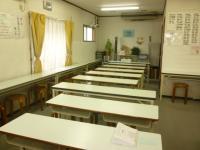 広いスペースで机や椅子もたくさんご用意しています。