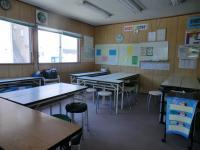丸イスで姿勢よく集中して勉強に取り組みます。