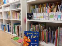 絵本もたくさん揃えています。本好きな子どもに育てましょう。