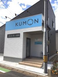 玄関のすぐそばに車をとめられます。