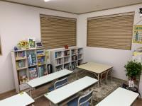 0,1,2歳児向けの絵本やパズルもご用意しております。