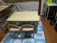 小さいお子様用の机、椅子も揃えております。