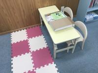 小さなお子さん用の絵本や教具をご用意しています♪