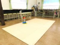 ねんねのBabyも、よちよちBabyも、マットが敷いてあるので安心です。