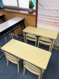 【幼児さん用机】<br />
小さな机もあります。しっかりと正しい姿勢で学習しましょう。