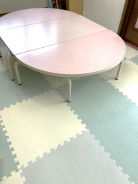 クッションの床になっている部屋がございます。赤ちゃん大歓迎です!