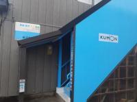 階段脇に駐車スペース、自転車、ベビーカーを置くスペースもございます。