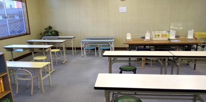 教室の様子です。感染予防のため１つの机に１人が座る配慮をしています。<br />
<br />
<br />
