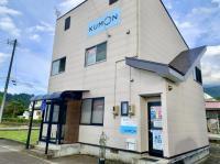 大崎小学校すぐ近く　駐車場沢山あります。