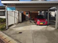 自宅教室です。<br />
左側の玄関からどうぞ。