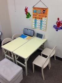 幼児机・イス 新調しました。