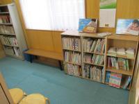 待合コーナーには本もいっぱいあります