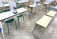 明るく広い教室内<br />
幼児席もあります