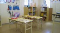 小さなお子さま用の椅子・机もあります。安全に学習できます。