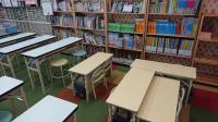 幼児用の机と椅子です。<br />
