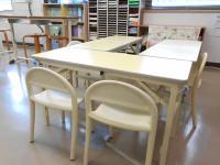 椅子に座ることができるお子さんは、親子で一緒に座って、お話が聞けます。