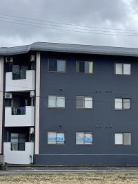 教室は三階建てのマンション 1階になります。駐車場も完備。